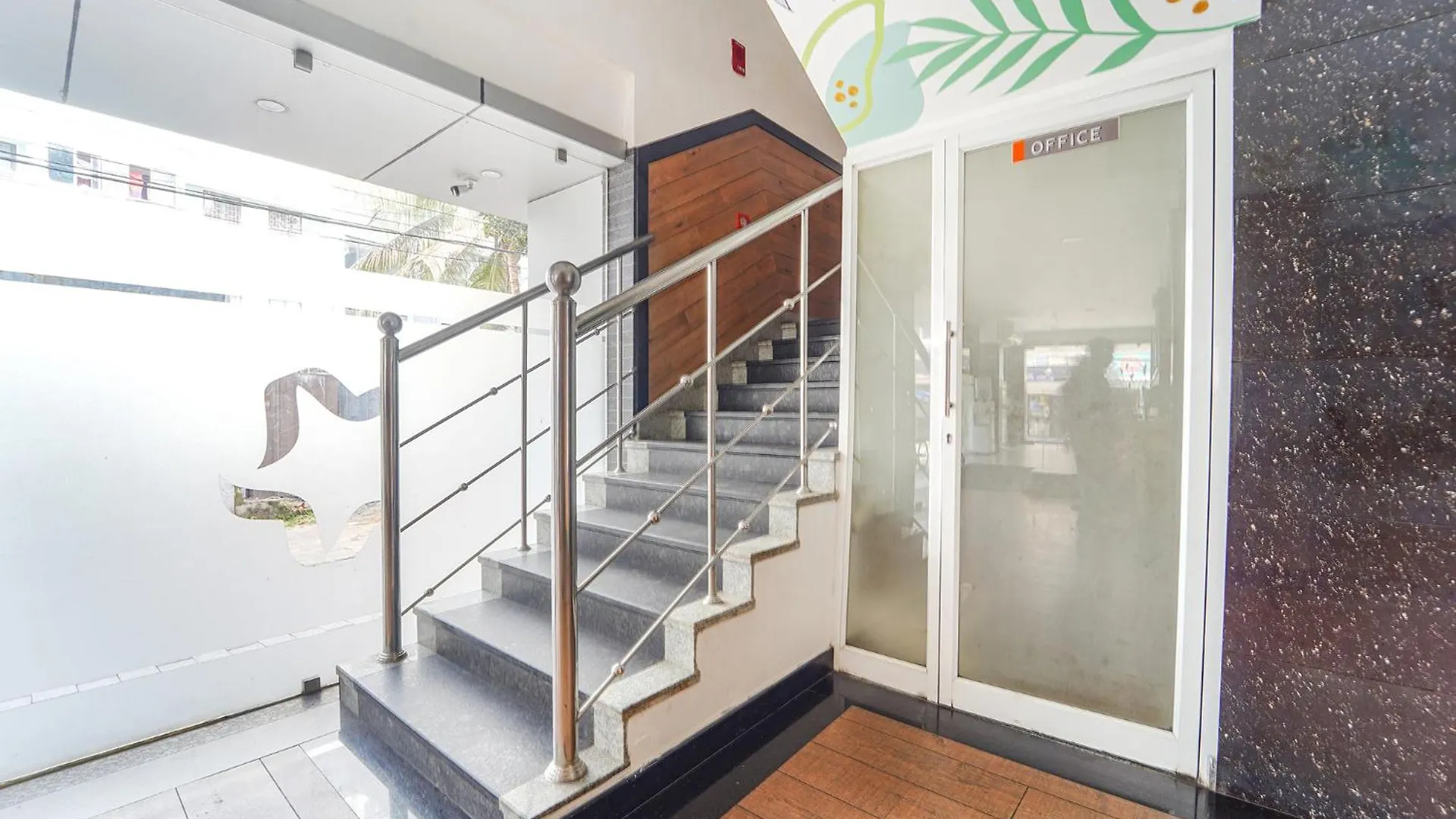 Hotel Fabhotel Stratford Kochi