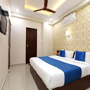 Hotel Oyo 6728 Almas Residency